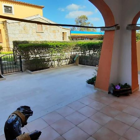Le Residenze Del Mare Villa Porto San Paolo  Buitenkant foto