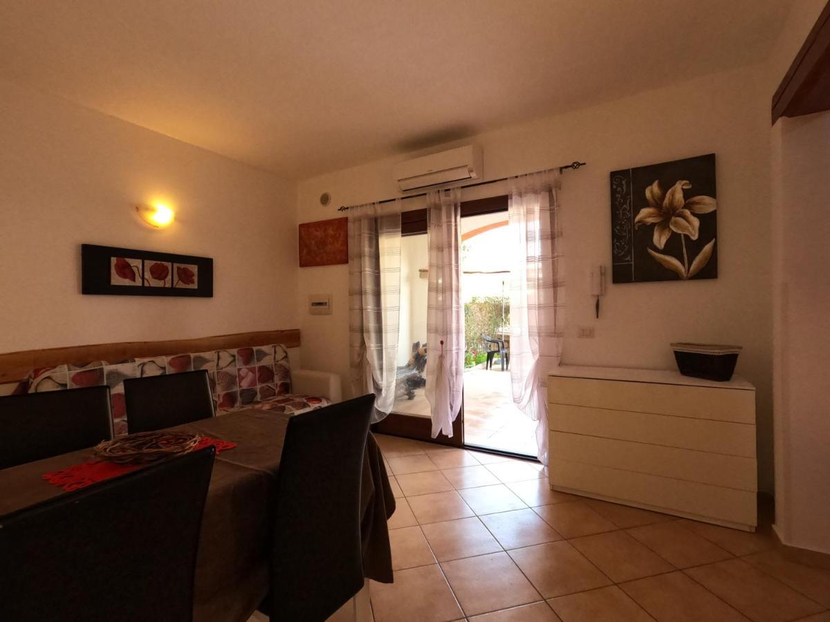 Le Residenze Del Mare Villa Porto San Paolo  Buitenkant foto