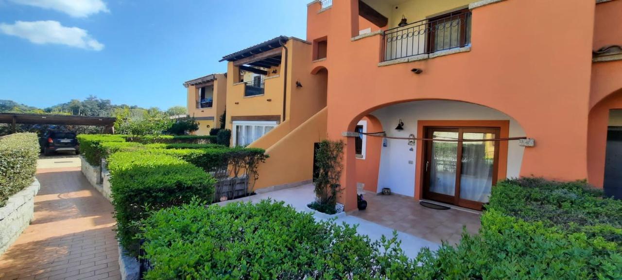 Le Residenze Del Mare Villa Porto San Paolo  Buitenkant foto