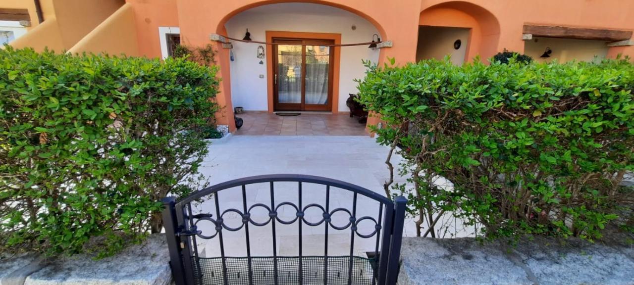 Le Residenze Del Mare Villa Porto San Paolo  Buitenkant foto